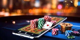 မြန်မာ KBZPay Wave Money AYA Pay ဖြင့် fafafa app မိုဘိုင်းမှ ငွေသွင်းနေသောမြင်ကွင်း